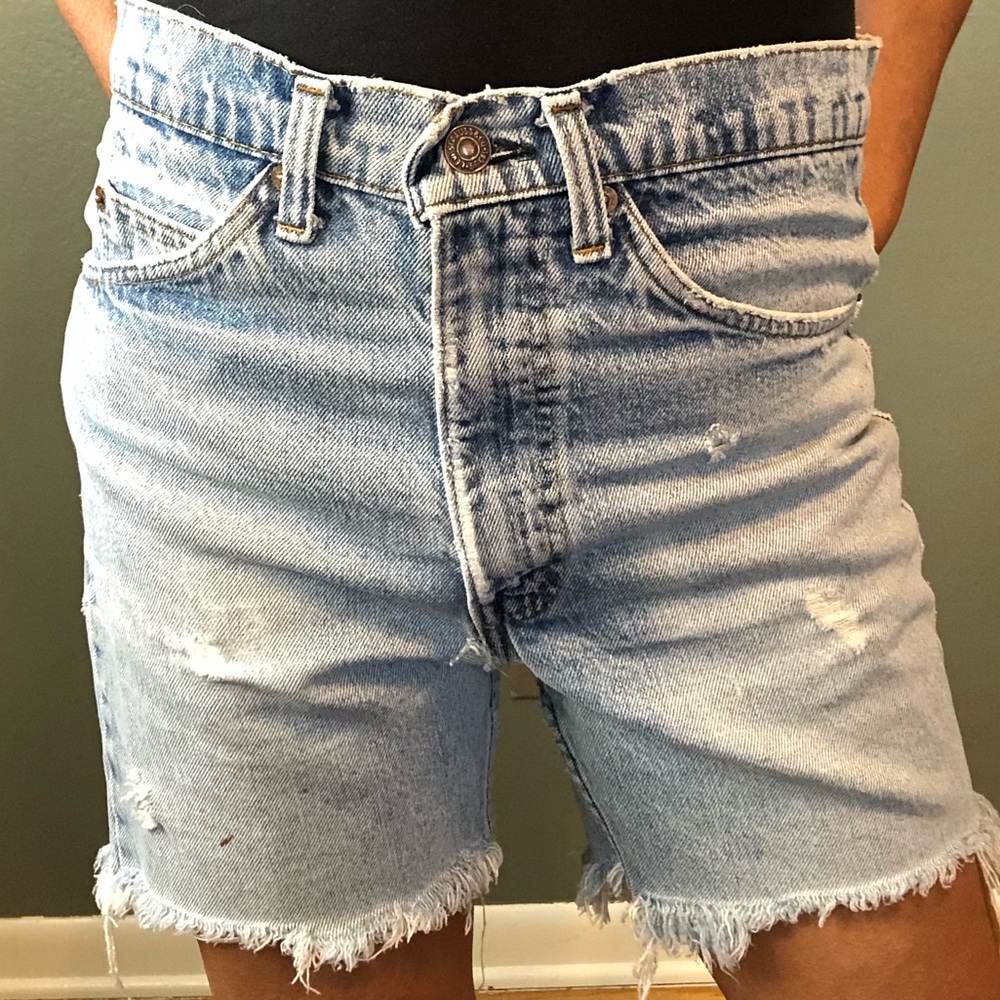 VINTAGE LEVIS CUT OFF SHORTS